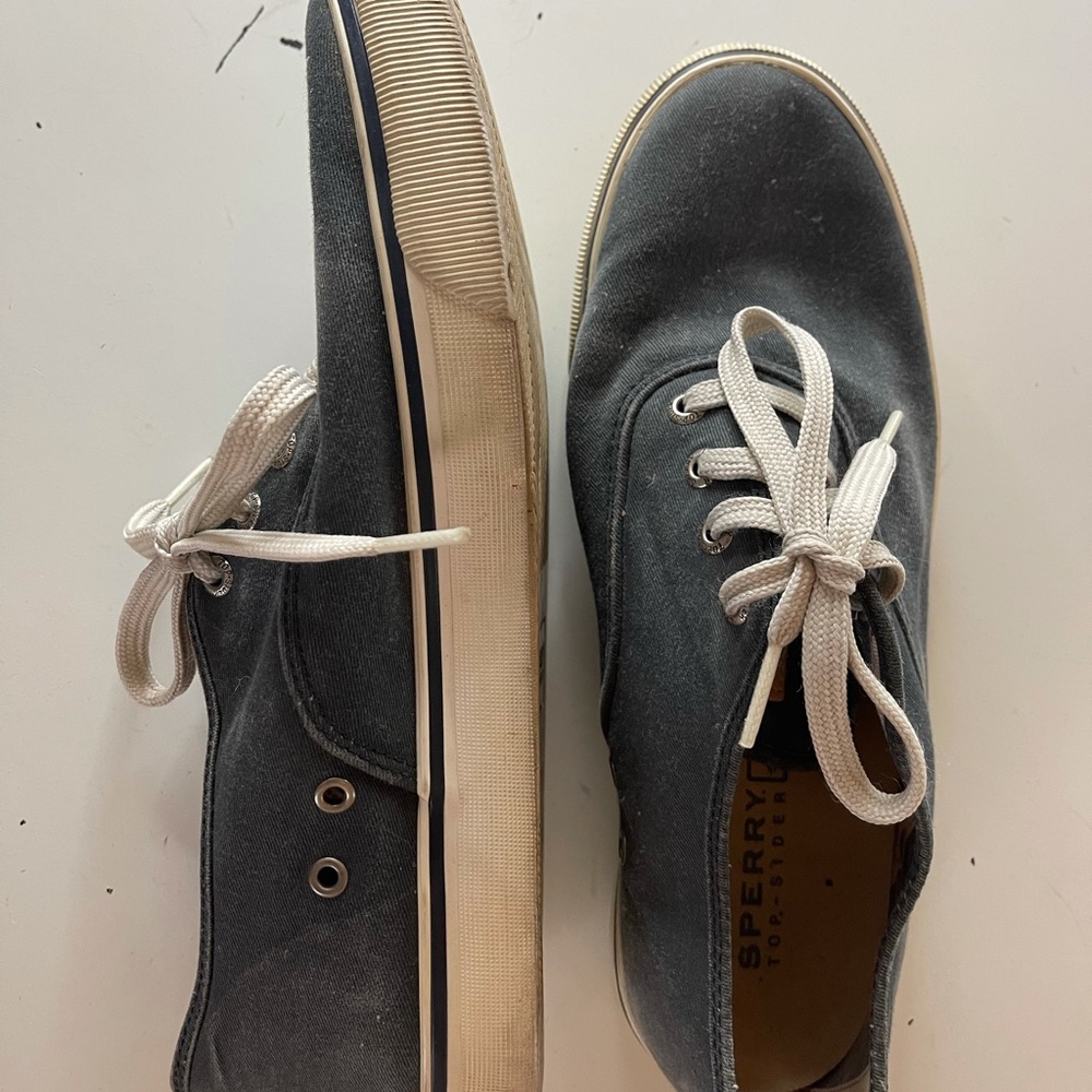 Women’s sperry top siders size 8